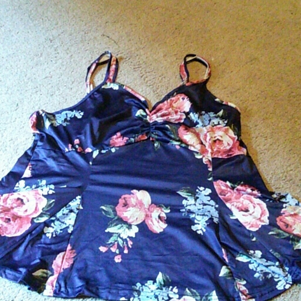 Women's poly blend tank 1x Never worn